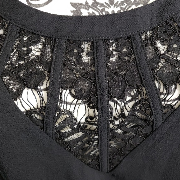 Truly Poppy Jarred Lace Detail Cap Sleeve - Picture 2 of 6